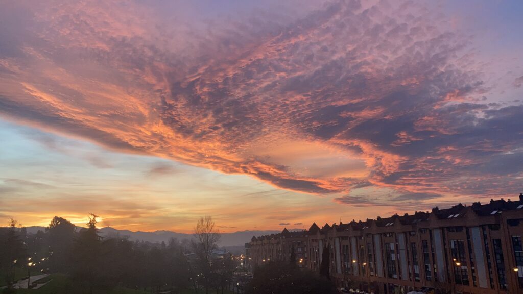 cielo rojo oviedo
